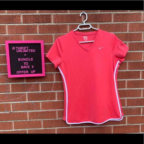 🎉HOST PICK!🎉NlKE💕performance pink and white v-neck t-shirt with mesh sides - Picture 2 of 9